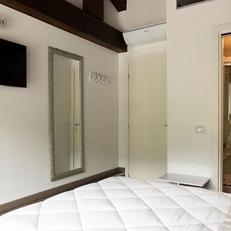 La Terrazza Sulle Vigne B&B Корте-Франка Екстер'єр фото