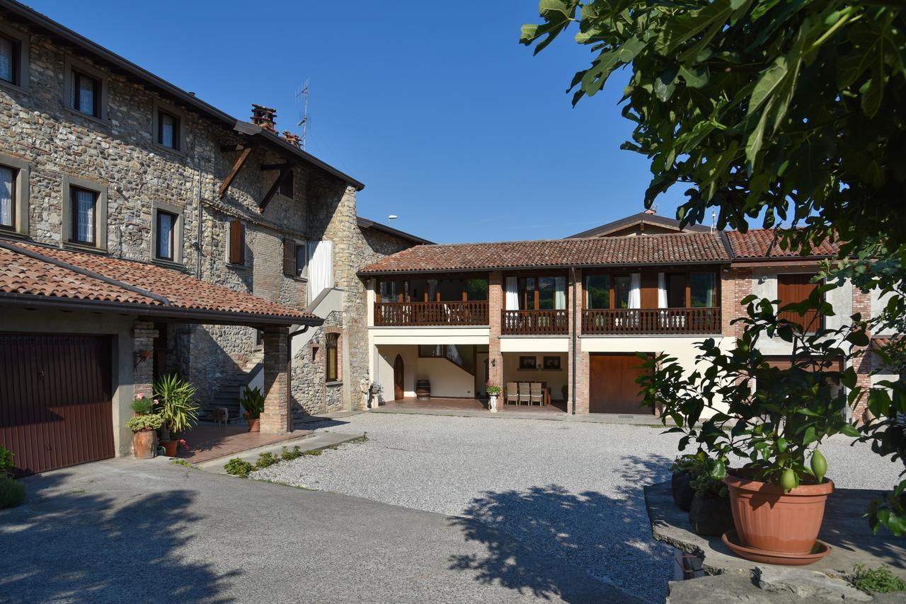 La Terrazza Sulle Vigne B&B Корте-Франка Екстер'єр фото